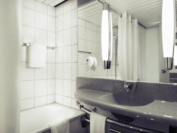 Mercure-Hotel-Bonn-Hardtbergbathroom-